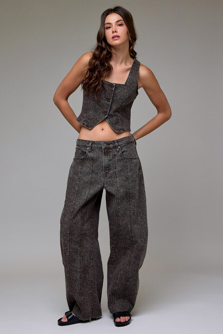 Seamed Barrel Jean