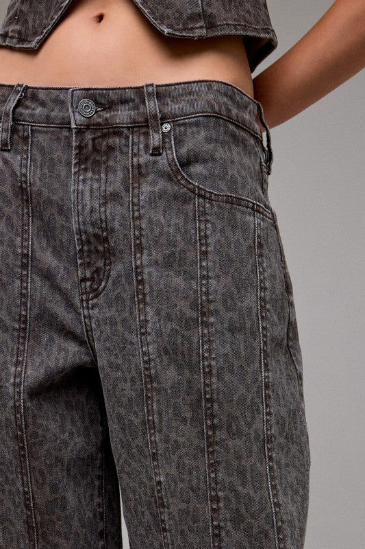 Seamed Barrel Jean