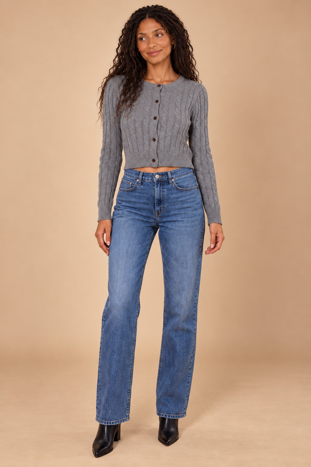 Bethany Cardigan Heather-Grey front on holiday campaign model