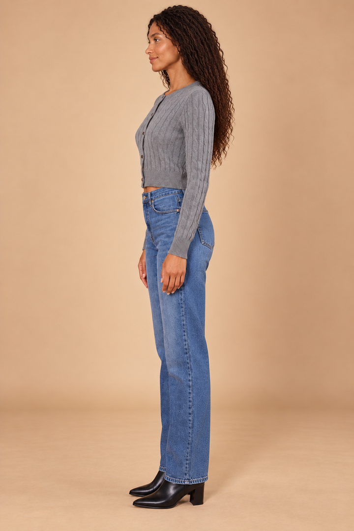 Bethany Cardigan Heather-Grey side on holiday campaign model