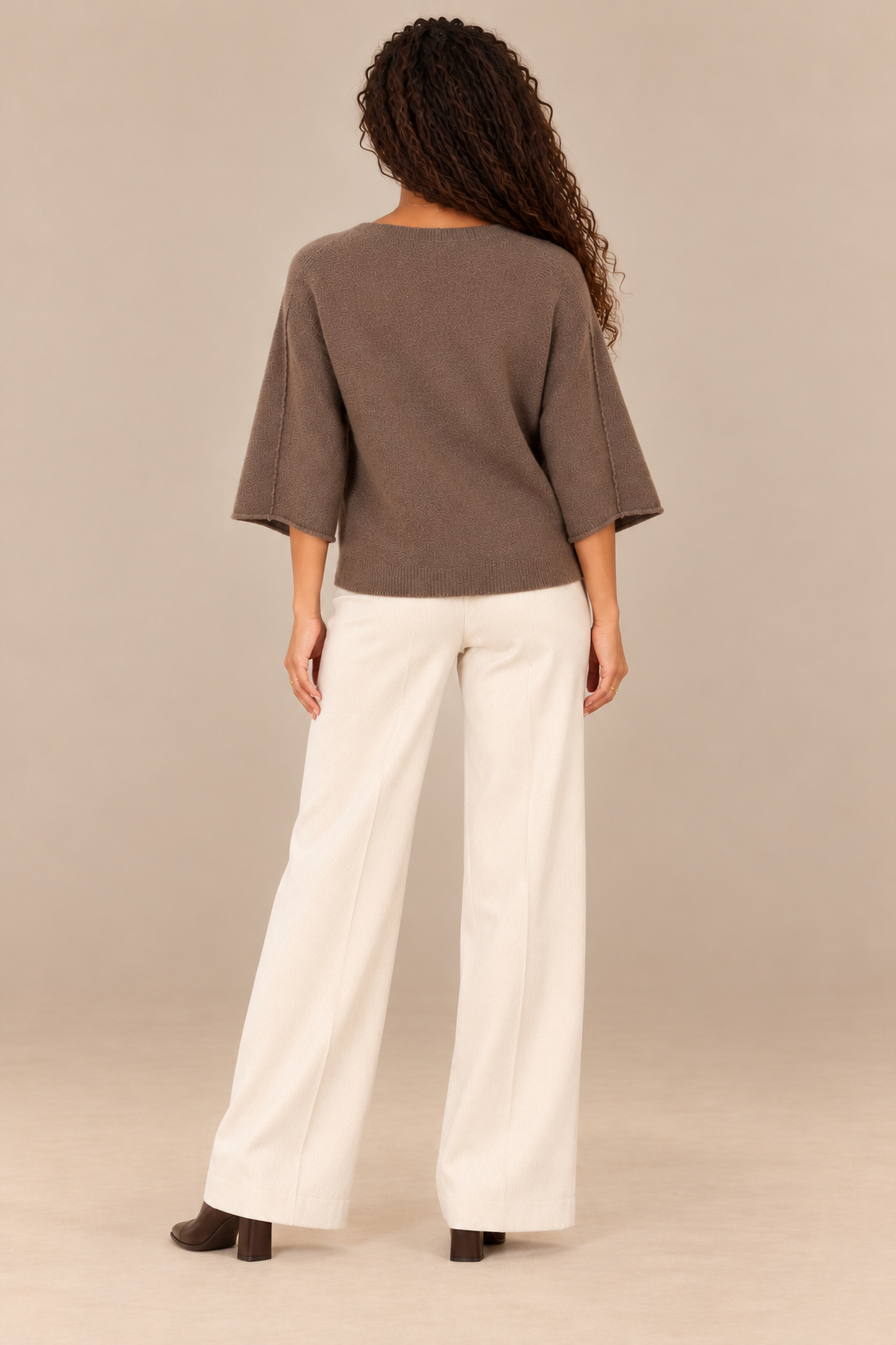 Christine Crewneck Sweater Dark-Mocha back on holiday campaign model